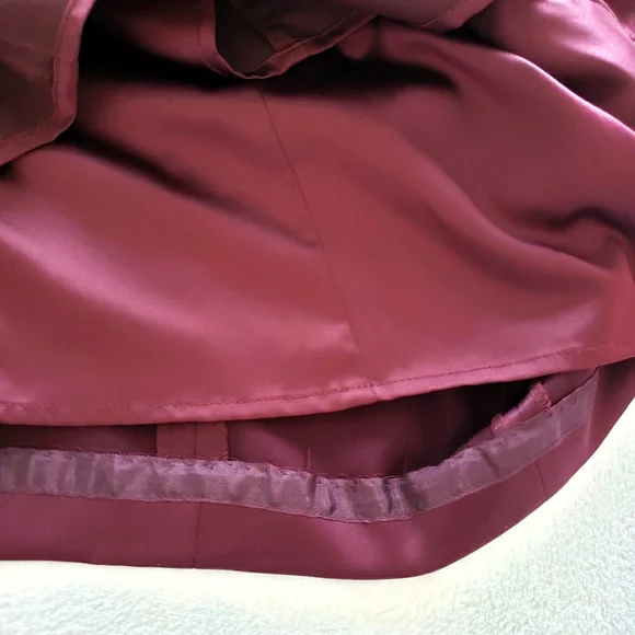 MAX & CLEO Burgundy Satin Strappy Bodycon Sleeveless Knee Length Dress--EUC--8 - Picture 12 of 16